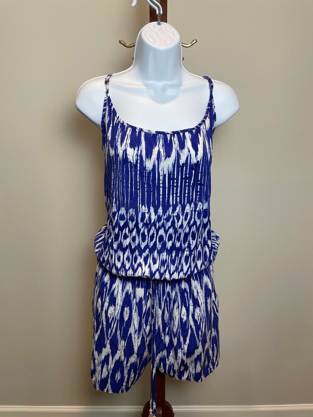 Tommy Bahama Romper Blue White Pattern Adjustable Straps Elastic Waist Size L